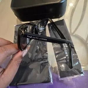 Marc Jacobs | Accessories | Marc Jacobs Black Acetatemetal  display picture 2